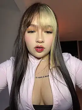 Snapshot of Daniela_ruizz chatting on May 12, 2:30 am Daniela ruizz online show from May 12, 2:30 am