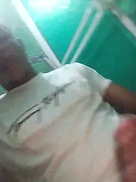 Snapshot of Andreskelly chatting on March 28, 2:55 am Andreskelly online show from March 28, 2:55 am