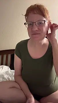 Snapshot of Lenaravenswood chatting on December 15, 7:34 am Lenaravenswood online show from December 15, 7:34 am