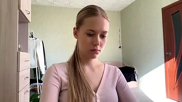 Snapshot of ZaidaSchwarten chatting on April 18, 2:10 pm ZaidaSchwarten online show from April 18, 2:10 pm