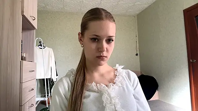 Snapshot of ZaidaSchwarten chatting on April 25, 2:03 pm ZaidaSchwarten online show from April 25, 2:03 pm