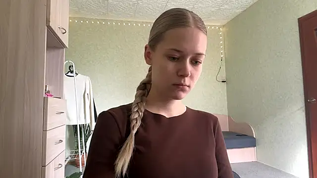 Snapshot of ZaidaSchwarten chatting on May 1, 2:10 pm ZaidaSchwarten online show from May 1, 2:10 pm