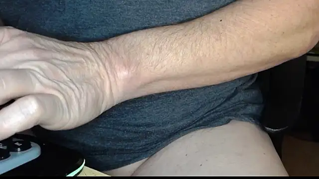 oldmann08 online show from January 9, 8:43 pm