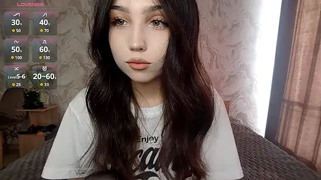 Qwami Amie online show from March 27, 12:27 pm