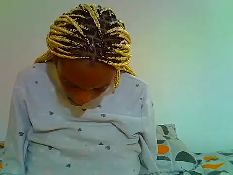 Snapshot of PetiteDoll_06 chatting on April 27, 10:46 am PetiteDoll 06 online show from April 27, 10:46 am