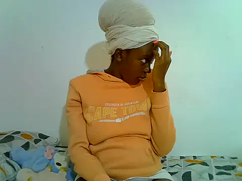 Snapshot of PetiteDoll_06 chatting on May 6, 1:16 pm PetiteDoll 06 online show from May 6, 1:16 pm