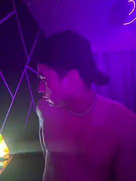 JamesonReign7777 online show from February 8, 1:42 am