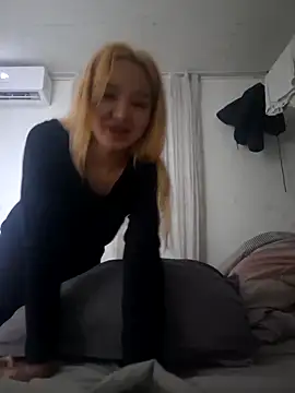 SherrylShaw online show from December 16, 5:40 pm