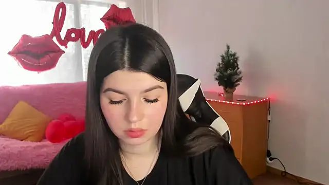 KisaModel online show from February 19, 7:37 am