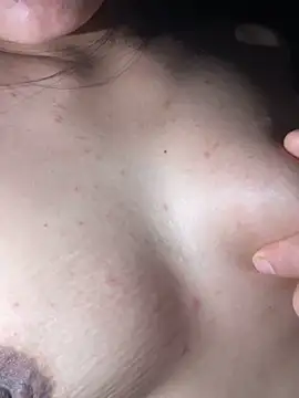 Snapshot of Miissa_2k chatting on December 18, 2:34 pm Miissa 2k online show from December 18, 2:34 pm