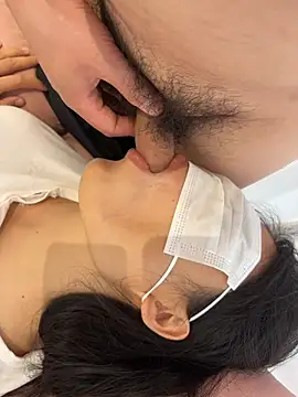 Snapshot of qwe522522 chatting on March 2, 6:14 am qwe522522 online show from March 2, 6:14 am