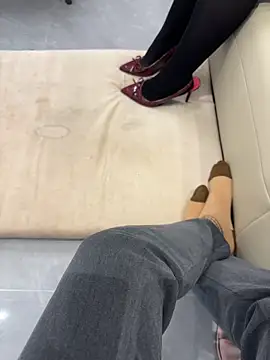 Snapshot of qwe522522 chatting on March 9, 6:06 am qwe522522 online show from March 9, 6:06 am