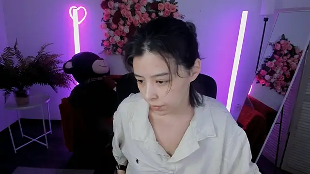 SirenMystiq online show from June 9, 9:32 am