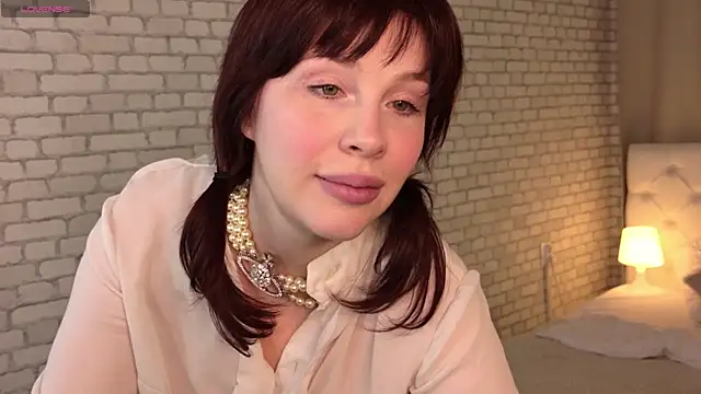 KellyMoussi online show from January 9, 3:26 pm