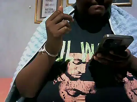 sweetmilkylady online show from July 18, 4:38 am