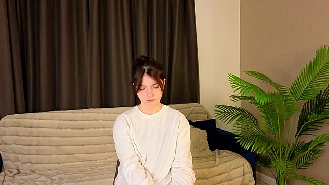 Snapshot of NyraVesperis chatting on March 24, 3:06 pm NyraVesperis online show from March 24, 3:06 pm