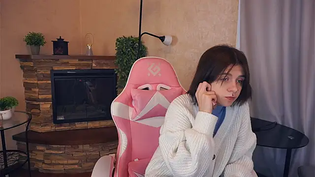 IleanaPishko online show from December 16, 9:03 am