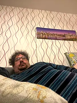 P0rco89 online show from December 15, 7:12 am