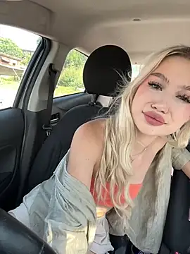 Kiss Aurora  online show from January 17, 5:12 am