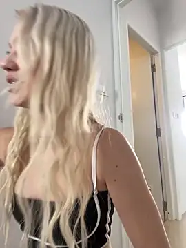 Kiss Aurora  online show from February 5, 6:18 am