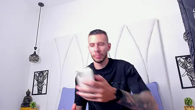 J king   online show from April 26, 1:20 pm