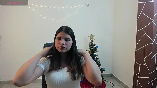 Snapshot of Naomi-Blaze chatting on December 15, 1:59 pm Naomi-Blaze online show from December 15, 1:59 pm