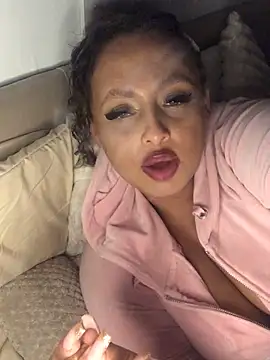 Welsh Maya221x online show from February 1, 6:17 pm