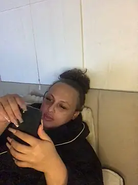 Welsh Maya221x online show from February 3, 3:50 pm