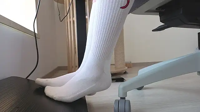 Feetbeth online show from March 12, 2:12 pm