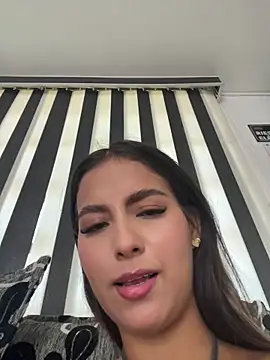 Snapshot of Valeria-escobar chatting on April 14, 1:39 pm Valeria-escobar online show from April 14, 1:39 pm