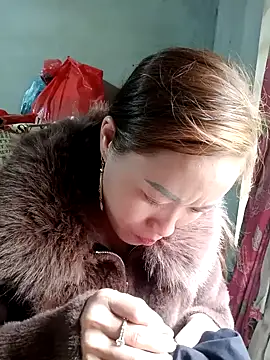 Snapshot of little-effy chatting on February 17, 3:03 am little-effy online show from February 17, 3:03 am
