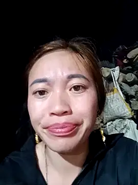 Snapshot of little-effy chatting on February 19, 1:07 pm little-effy online show from February 19, 1:07 pm