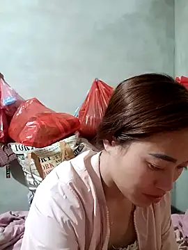 Snapshot of little-effy chatting on March 30, 12:22 am little-effy online show from March 30, 12:22 am