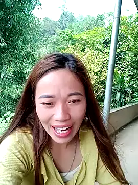 Snapshot of little-effy chatting on April 21, 6:52 am little-effy online show from April 21, 6:52 am