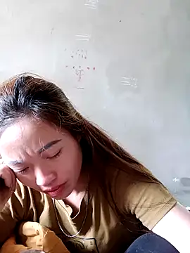 Snapshot of little-effy chatting on April 23, 5:52 am little-effy online show from April 23, 5:52 am