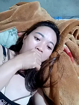 Snapshot of little-effy chatting on April 30, 10:21 am little-effy online show from April 30, 10:21 am