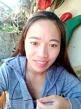 Snapshot of little-effy chatting on May 16, 2:19 am little-effy online show from May 16, 2:19 am