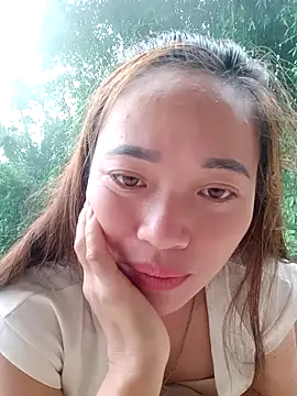 Snapshot of little-effy chatting on May 21, 2:18 am little-effy online show from May 21, 2:18 am
