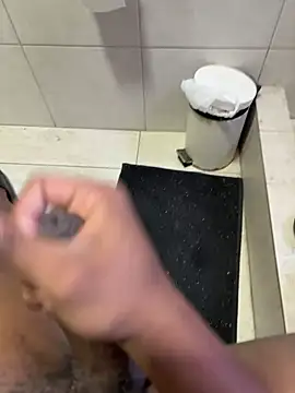 Snapshot of Comeonmyhouse22cm chatting on March 3, 6:03 pm Comeonmyhouse22cm online show from March 3, 6:03 pm