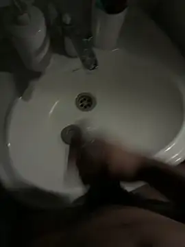 Snapshot of Comeonmyhouse22cm chatting on March 10, 6:46 pm Comeonmyhouse22cm online show from March 10, 6:46 pm