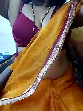 Snapshot of kusbu0077 chatting on March 13, 10:27 pm kusbu0077 online show from March 13, 10:27 pm