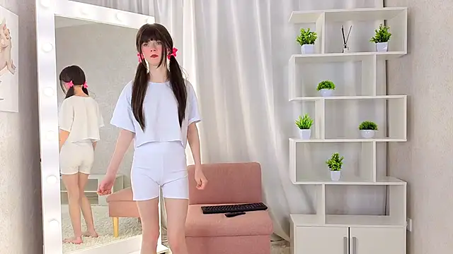 ViollaBloom online show from February 10, 8:46 pm