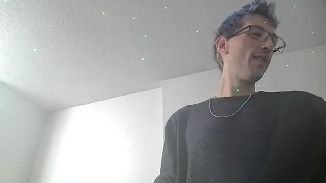 AskAveryAnything online show from December 22, 12:18 am