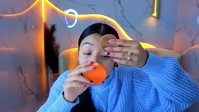 Sofi Adams Tx online show from January 6, 1:15 pm