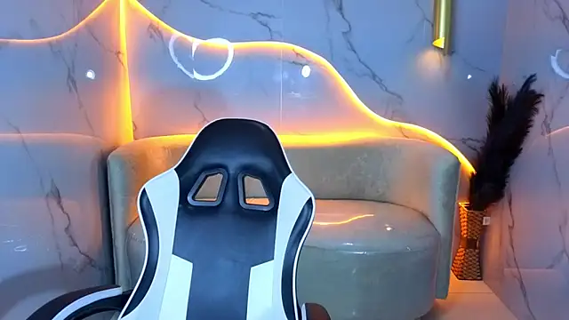 Sofi Adams Tx online show from February 2, 8:07 pm