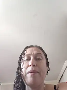 Yarafox01 online show from December 17, 6:47 pm