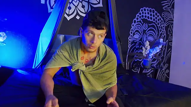 MagnusKnight  online show from March 26, 9:20 pm