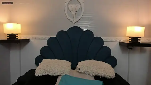 Snapshot of AndreGill chatting on April 13, 12:54 pm AndreGill online show from April 13, 12:54 pm
