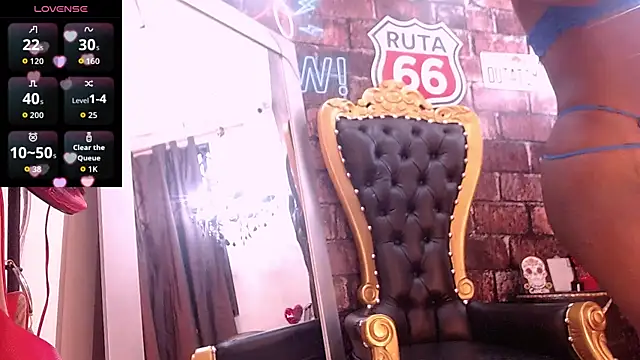 MilaHallu online show from May 28, 1:52 pm