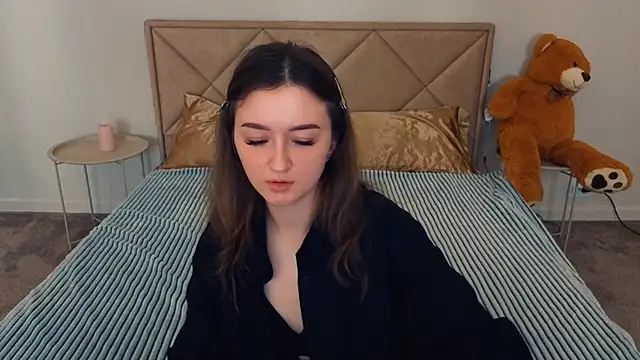 Snapshot of CyrenaLuxe chatting on April 29, 12:53 pm CyrenaLuxe online show from April 29, 12:53 pm